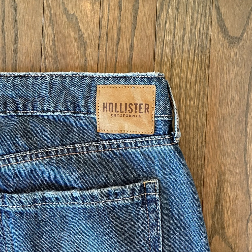 Hollister Women's Low Rise Baggy Jeans, Size 10R, Waist 30 - Picture 6 of 11